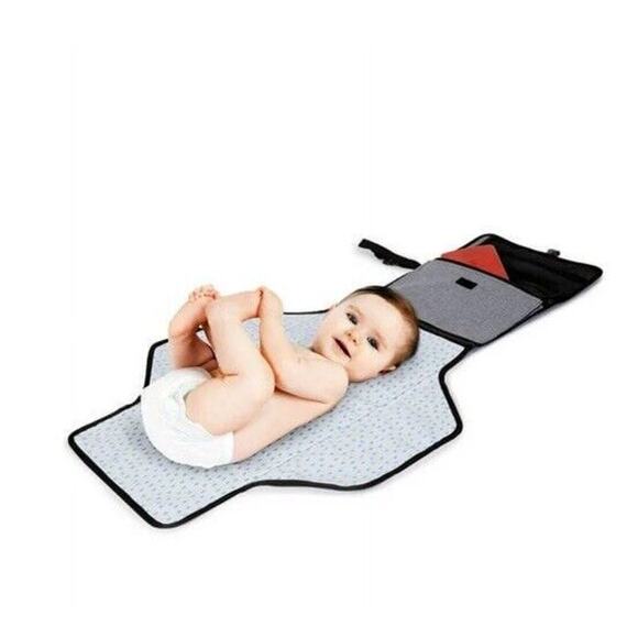 Skip Hop Pronto Baby Portable Changing Station & Diaper Changing Pad Clutch Gray - Picture 2 of 8